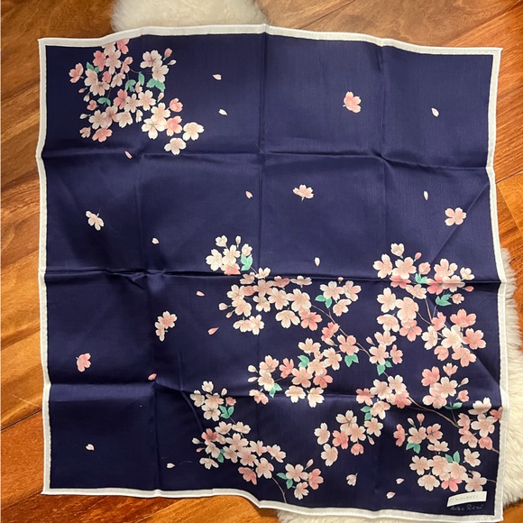 Nina Ricci Handkerchief - Picture 2 of 3